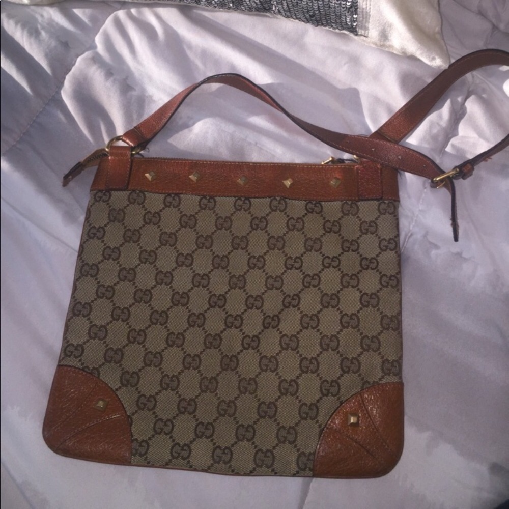 Authentic Gucci shoulder bag